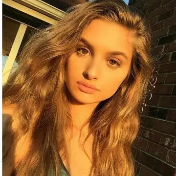 ElsieTheHottie image 0